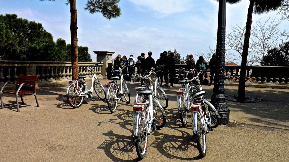 Barcelona: Small Group or Private Bike Tour - Meeting Point Details
