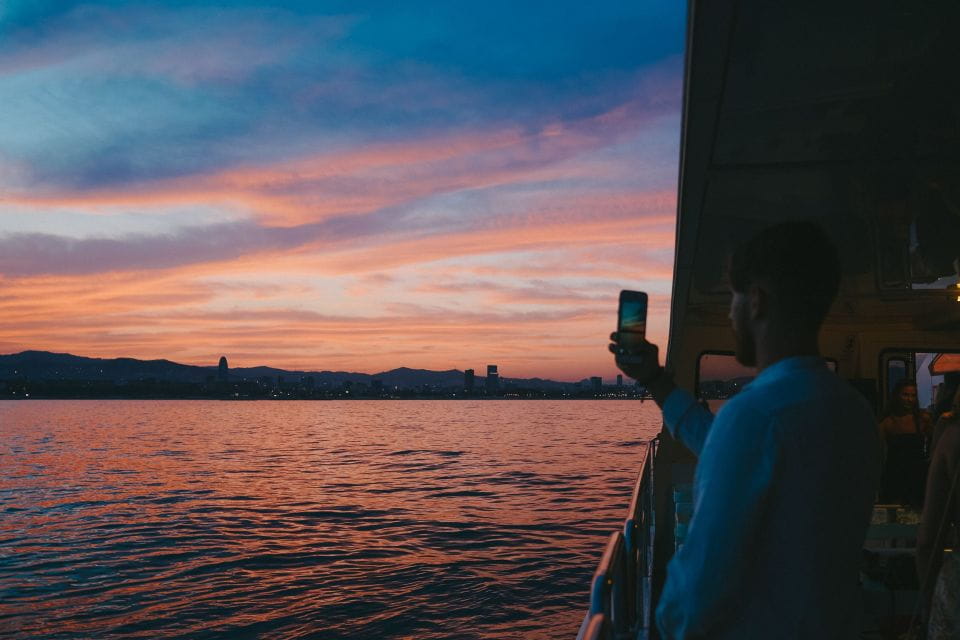 Barcelona: Sunset Cruise Boat - Key Points