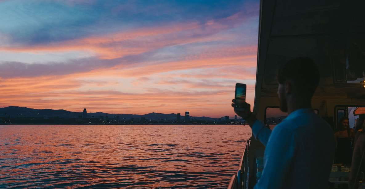 Barcelona: Sunset Cruise Boat - Inclusions