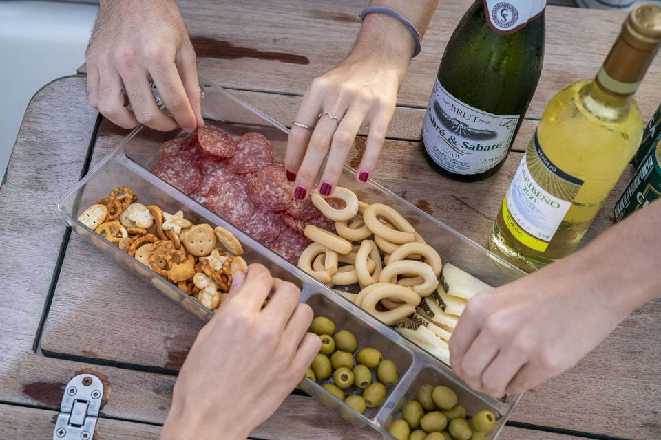 Barcelona: Sunset Cruise With Drinks and Snacks - Onboard Amenities