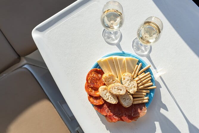 Barcelona Sunset Sailing with Wine and Tapas - Key points / Takeaways