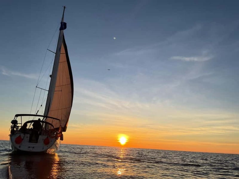 Barcelona Sunset Sailing with Yacht Sashi - FAQ