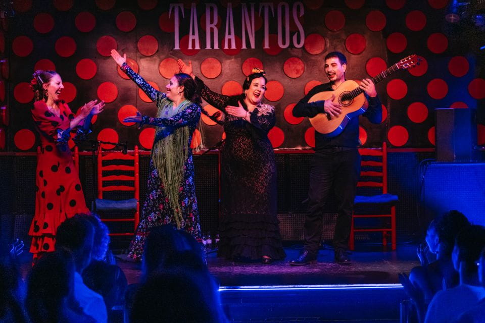 Barcelona: Tapas and Flamenco Experience - Included Amenities and Features