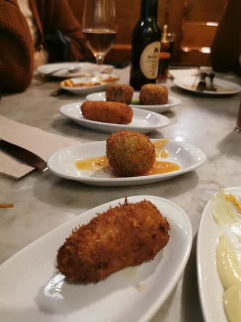 Barcelona: Tapas and Wine at the Hidden Bodegas Experience - Introduction to Barcelona’s Hidden Culinary Corners