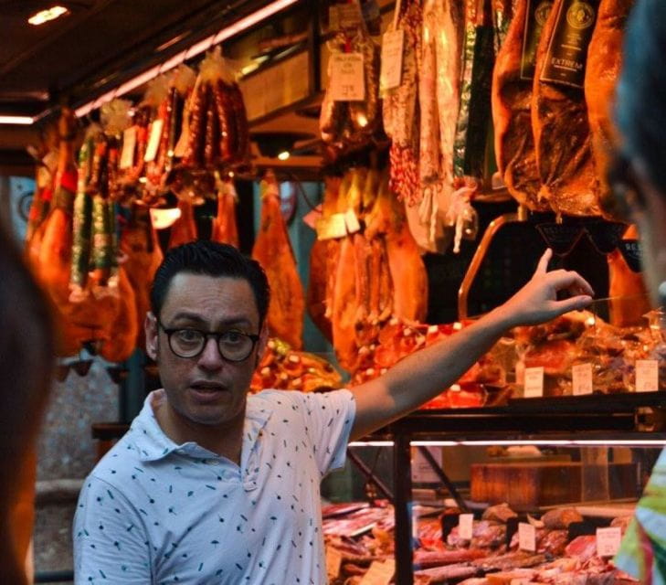 Barcelona: Tapas Walking Tour With Food, Wine, and History - Benefits of a Guided Tour