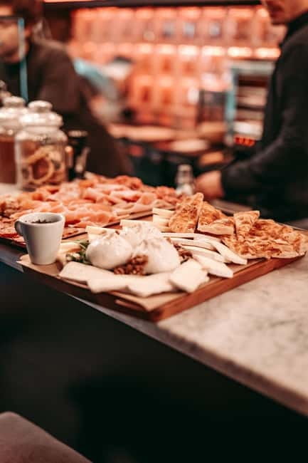Barcelona: Tipsy Tapas & History Tour in the Gothic Quarter - Entering the Gothic Quarter: A Walk Through Time and Taste