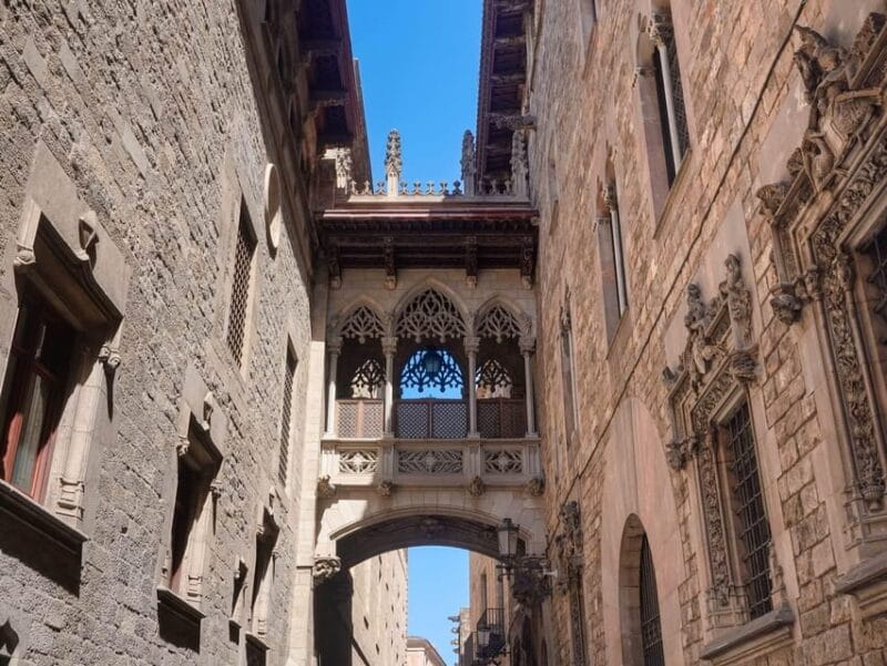 Barcelona Tour: Montjuic Cable Car & Gothic walking Tour - Who Should Consider This Tour?