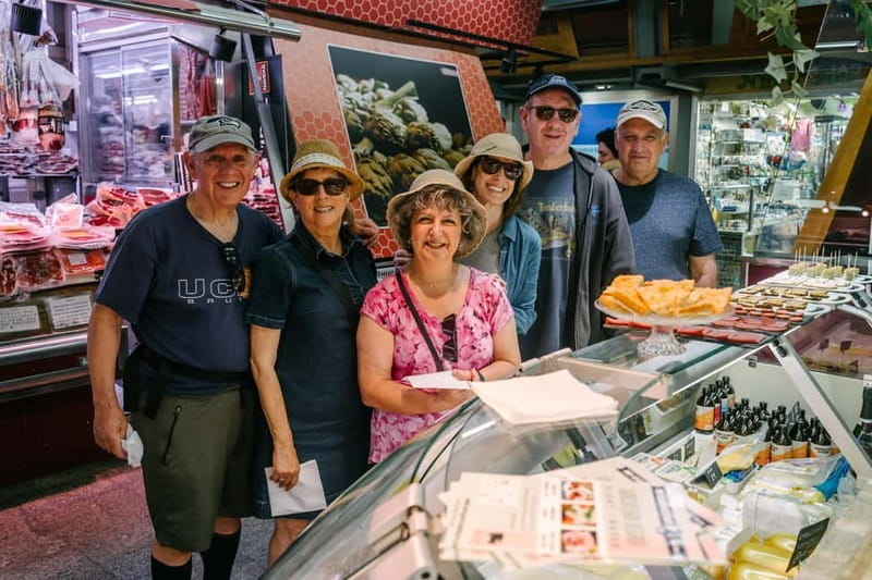 Barcelona: Vegan Tapas Tour in El Born with a Native Local - Final Stop: A Relaxed Finish with Drinks and Conversation