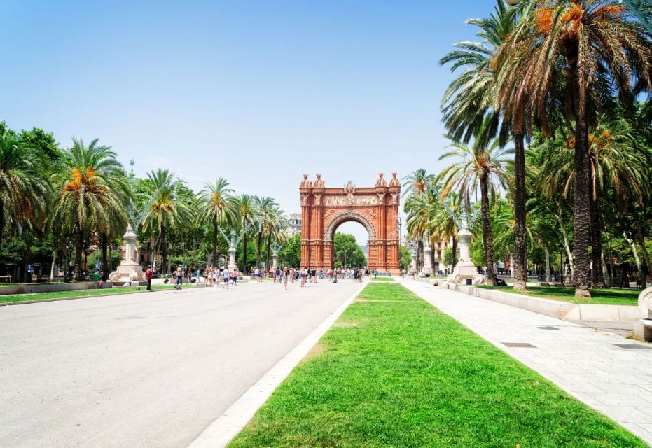 Barcelona: Walking Tour, Cable Car and Catamaran Cruise - Walking Tour Experience