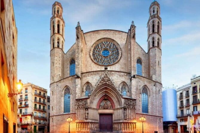 Barcelona Walking Tour Old Town's Hidden Gems - Exploring Barcelona’s Old Town with a Local Guide: A Detailed Look