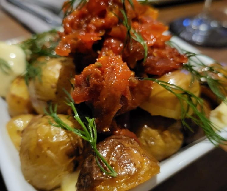 Barcelona: Wine Tasting and Tapas 5-Course Pairing Dinner - Learning and Interaction