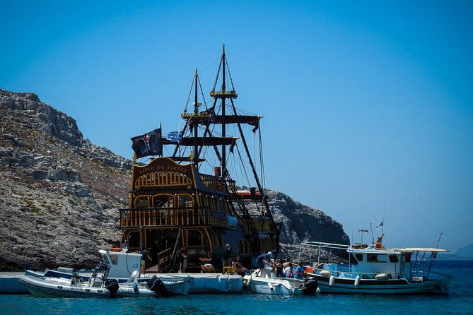 Barco De Pirata Cruise at 3 Islands in Greece - The Sum Up