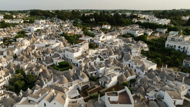Bari: Alberobello, Martina Franca and Locorotondo Tour - Entering Alberobello: The Trulli Town