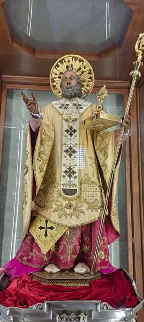 Bari: Basilica of Saint Nicholas Guided Tour - Walking Through the Basilica’s Art and Architecture