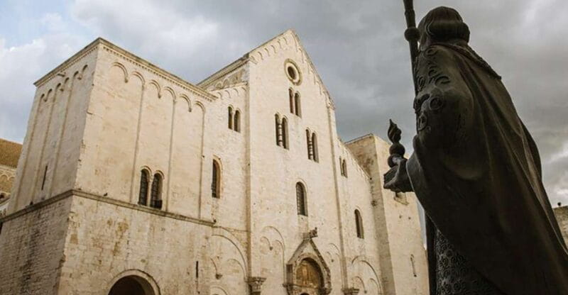 Bari: St. Nicholas Basilica and Crypt Guided Tour - Exploring the Basilica’s Exterior and What You’ll See Inside