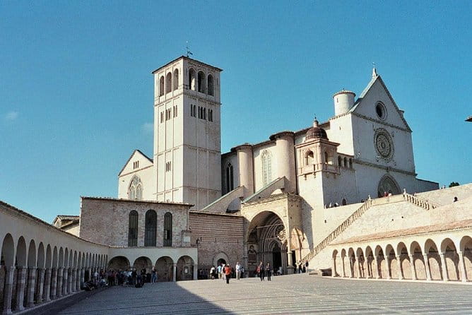 Basilica of St. Francis of Assisi. Tour with official guide - Key points / Takeaways