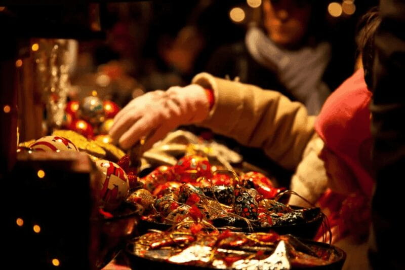 Bath: Christmas Market and City Highlights Walking Tour - Exploring Bath’s Christmas Charm on Foot