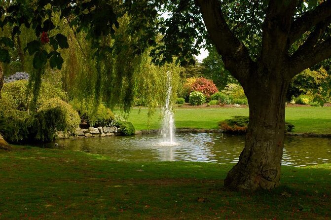 Beacon Hill Park Horse-Drawn Carriage Experience in Victoria - Key Points