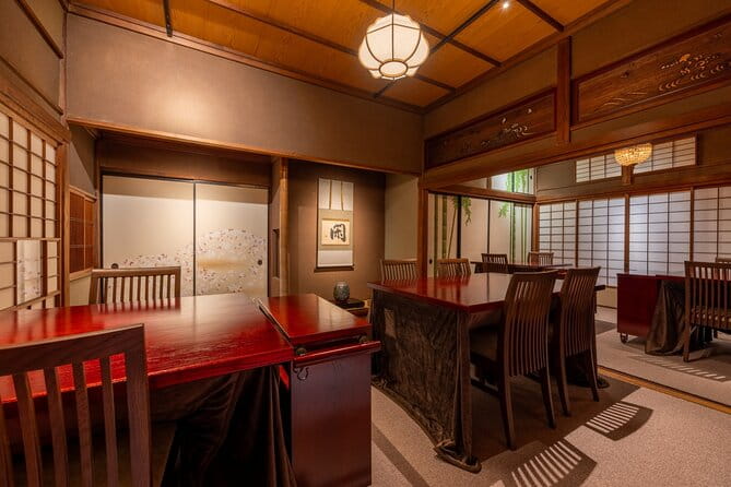 Become a Lord of Odawara Castle Private Tour - Private Transportation