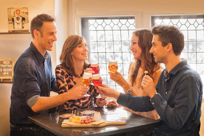 BeerWalk Brussels (Dutch guide) - Discovering Brussels Beer Culture with BeerWalk