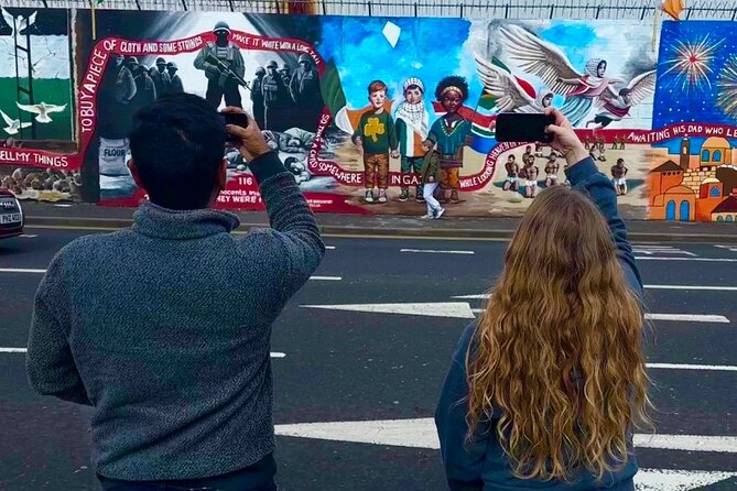 Belfast Black Taxi Tour of Murals and Peace Walls 2 Hours - Included in Tour
