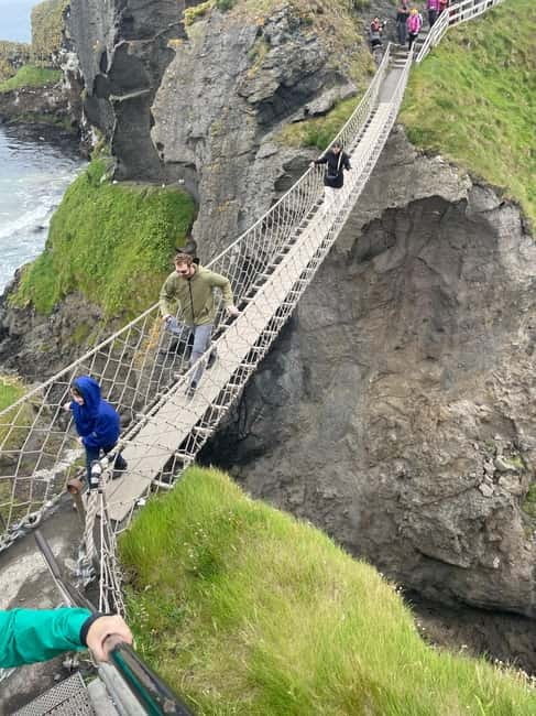 Belfast city & Giants Causeway 16 PAX private Tour - Key points / Takeaways