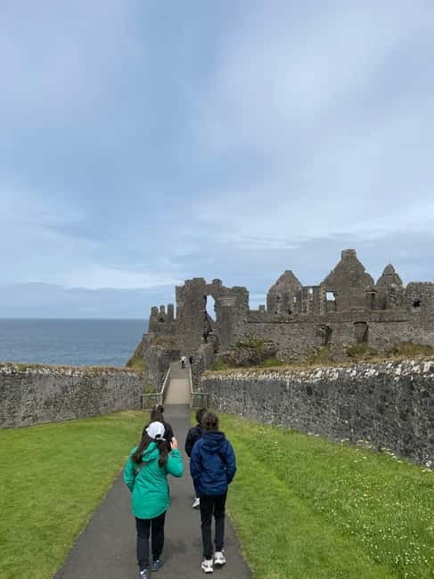 Belfast city & Giants Causeway 16 PAX private Tour - Price and Value