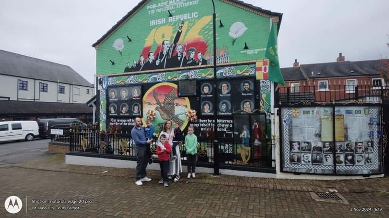 Belfast: Famous Black Taxi Tour - An In-Depth Look at Belfast’s Black Taxi Experience