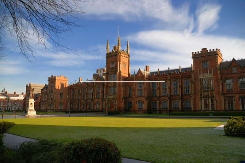 Belfast : Sightseeing Private Custom Tour with a Local Guide - Price and Logistics: Is It Worth It?