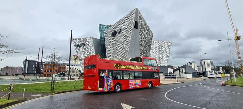 Belfast: Sightseeing Tour HOP ON HOP OFF from the City Hall - A Close Look at the Tour Itself