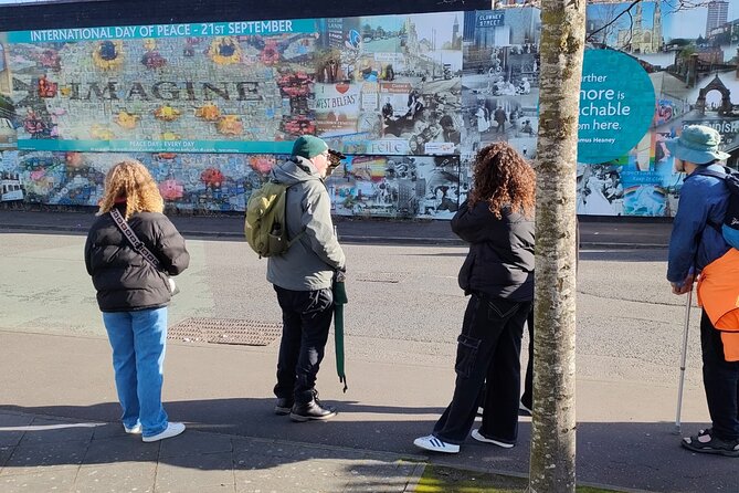Belfast Troubles Tour: Walls and Bridges - City Hall and Global Links