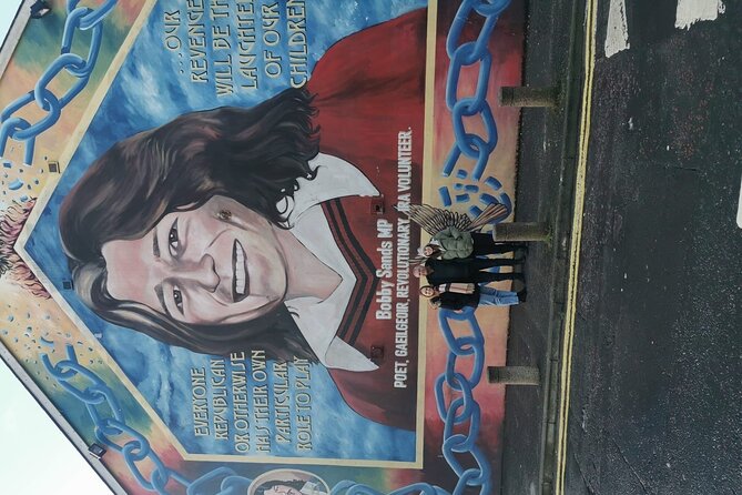 Belfasts Political Mural Taxi Tour - Exploring Belfasts Political Murals