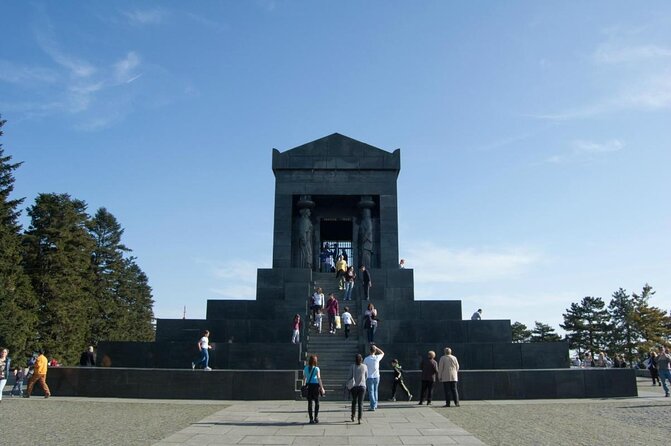 Belgrade Big Tour: Top Attractions and Belgrade Neighborhoods - Key Points