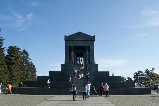 Belgrade Highlights and Avala Mountain Tour - Key Points / Takeaways