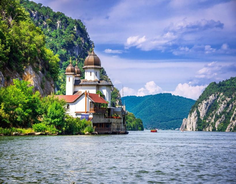 Belgrade: Iron Gate National Park Tour With 1-Hour Speedboat - Lunch Break