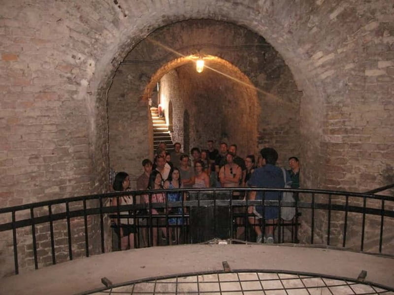Belgrade: Underground Tour with Glass of Wine - Exploring Belgrade’s Hidden Layers: An In-Depth Review of the Underground Tour with Wine