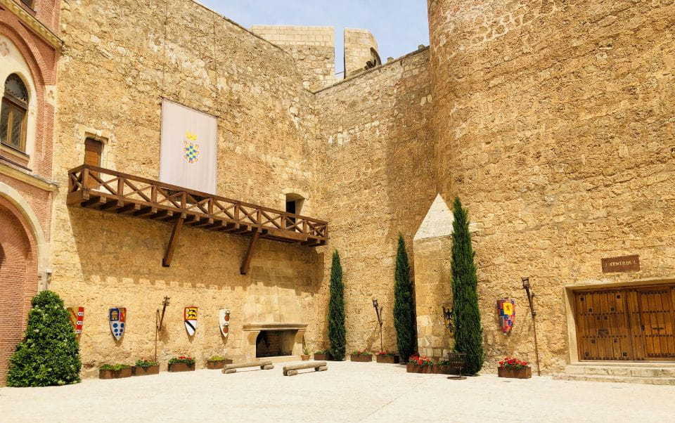 Belmonte: Belmonte Castle Ticket With Audio Tour - Visitor Experience Highlights