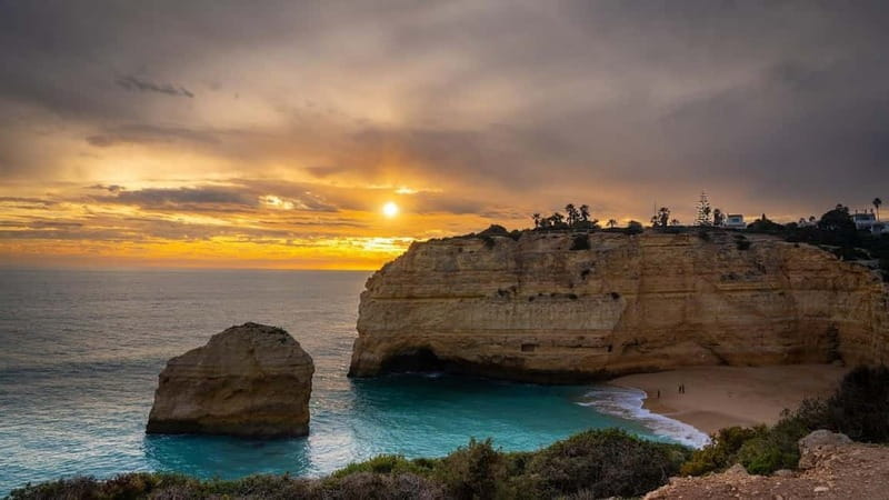 Benagil: Guided hike tour on the 7 Hanging Valleys Trail - Exploring the Algarves Coastal Marvels