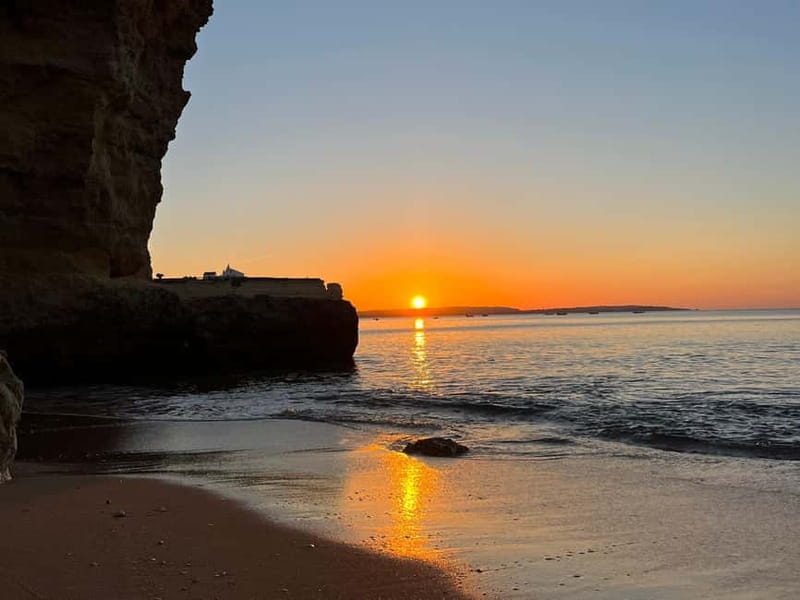 Benagil: Guided Sunrise Kayak Tour with Licensed Guide - A Close Look at the Tour Experience