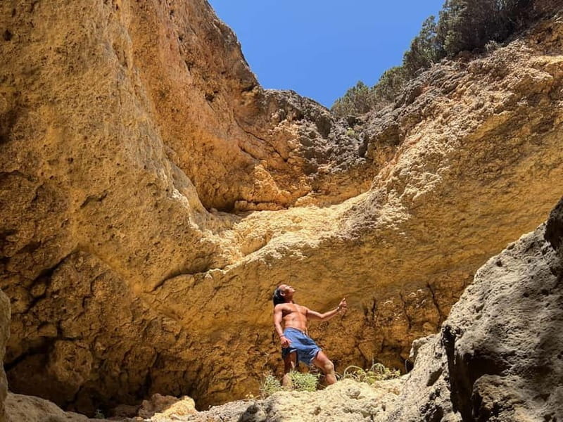 Benagil: Guided Sunrise Kayak Tour with Licensed Guide - FAQ