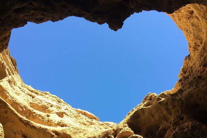 Benagil & Marinha Boat Tour - Boat Capacity and Accessibility