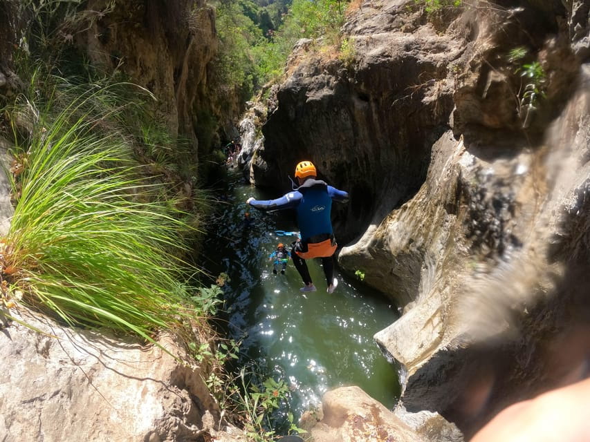 Benahavís: Canyoning Guided Tour at Guadalmina River - What to Bring