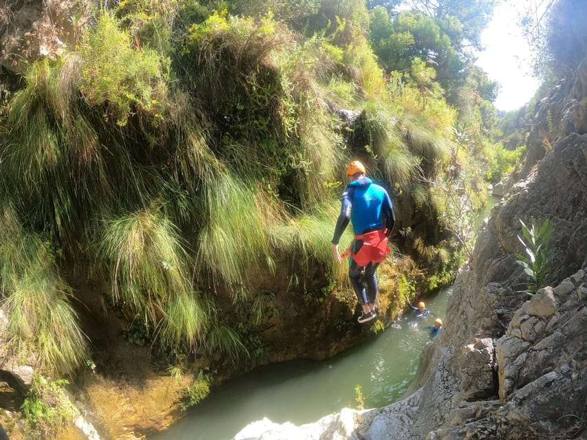 Benahavís: Canyoning Guided Tour at Guadalmina River - Meeting Point Information