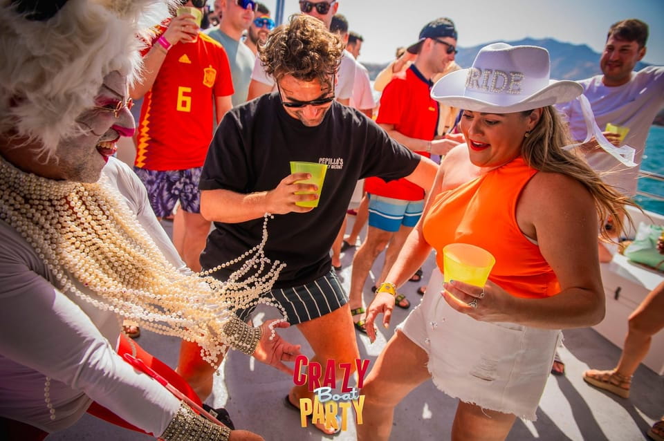 Benalmadena: Boat Party With a Drink - Meeting and Check-In
