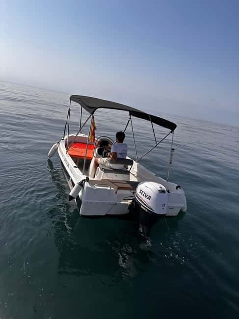 Benalmádena: Boat rentals without a license - Introducing the Experience: Benalmádena’s License-Free Boat Rentals