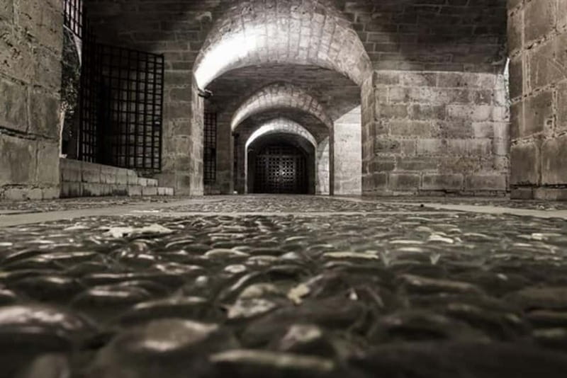 Benidorm: Harry Potter Escape Room Game - The Setting: Entering the Magical World of Knockturn Alley