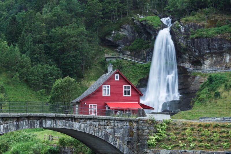 Bergen: Private Waterfalls and Wonders of Fjord Norway - Eidfjord: Village Charm and Scenic Lunch Break