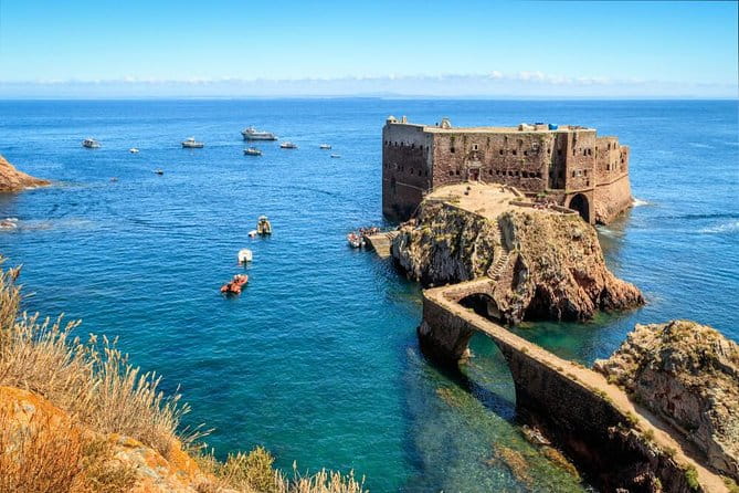 Berlengas Tour - Ferry to Berlenga: The Gateway to Nature and Adventure