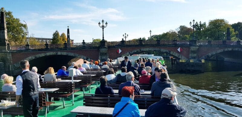 Berlin: 3.5-Hour Sightseeing Cruise on the Spree River - Who Will Love This Experience?