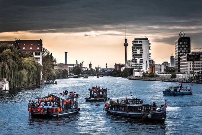 Berlin Architecture/River Spree Full Day Photography Tour - Starting Point: An Intimate Introduction to Berlin’s Architectural Diversity